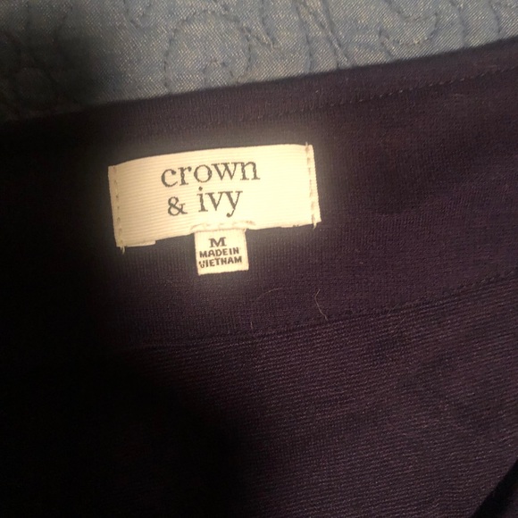 Crown and ivy top - Picture 3 of 3